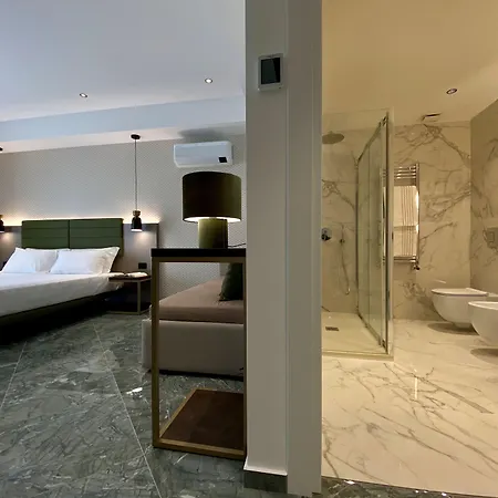 Salemare & 4* צ'פאלו