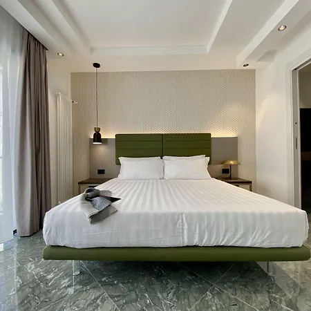 Pensión Salemare & 4*