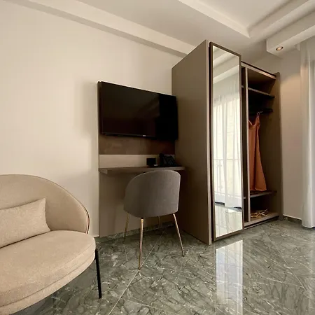 Salemare & Pensión 4*