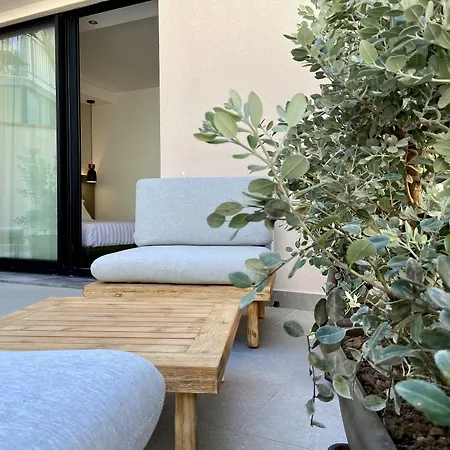 בית הארחה Salemare & 4*